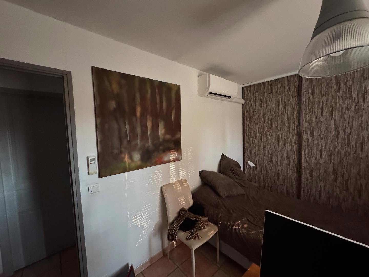 Remplacement de trois splits en urgence pour une famille qui voulait passer le nouvel an au chaud #clim #daikin #hitachi #mitsubishi #climatisation #lorgues #lesarcssurargens #frejus #pugetsurargens #lesissambres #saintemaxime #var #draguignan