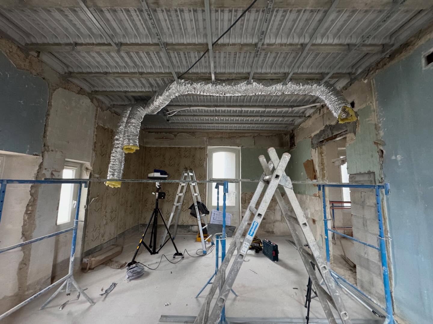 Installation de trois gainables pour une maison en rénovation. #clim #daikin #hitachi #mitsubishi #climatisation lorgues lesarcssurargens frejus pugetsurargens lesissambres saintemaxime var draguignan villecroze