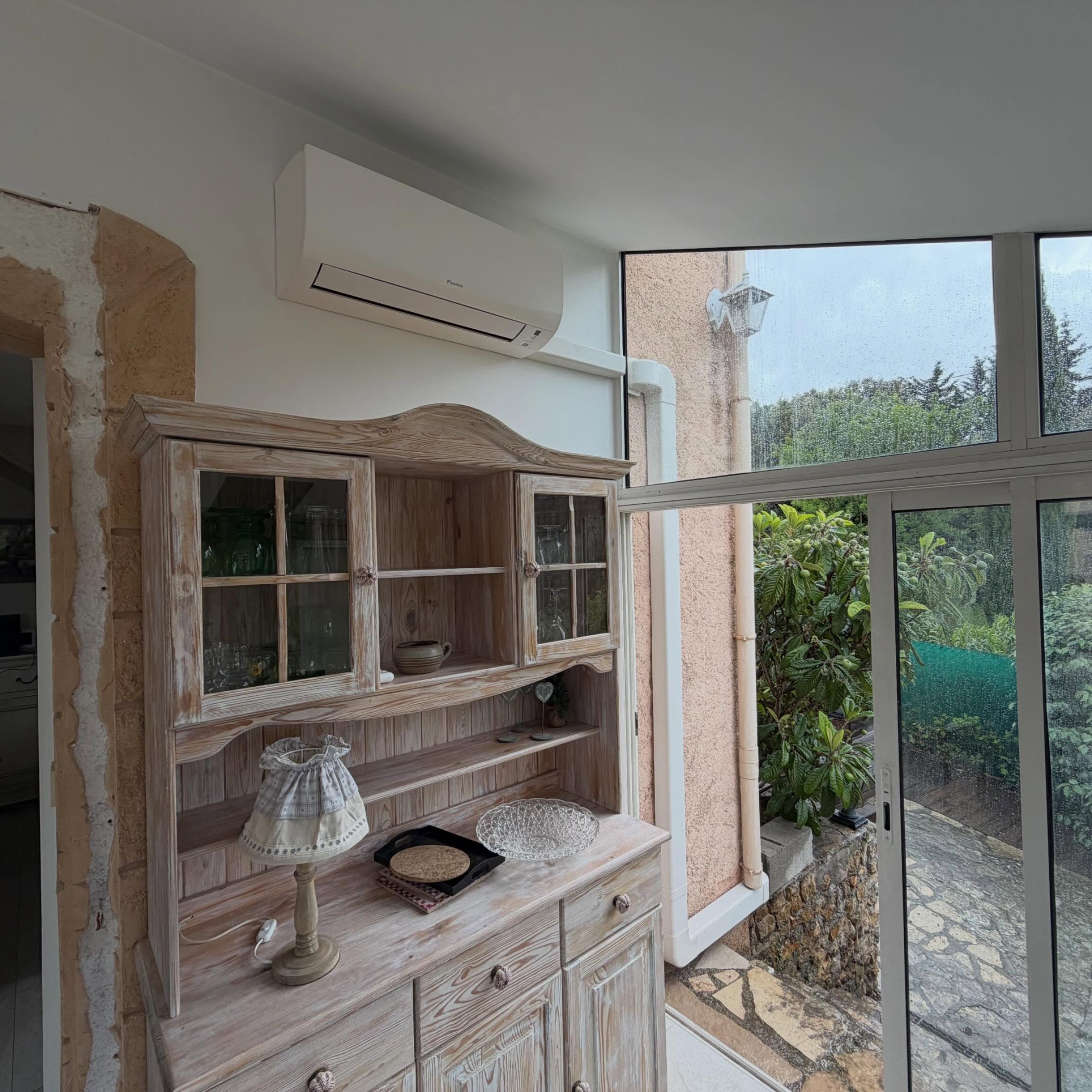 Installation d’un bi split et d’un mono split Daikin pour une charmante maison